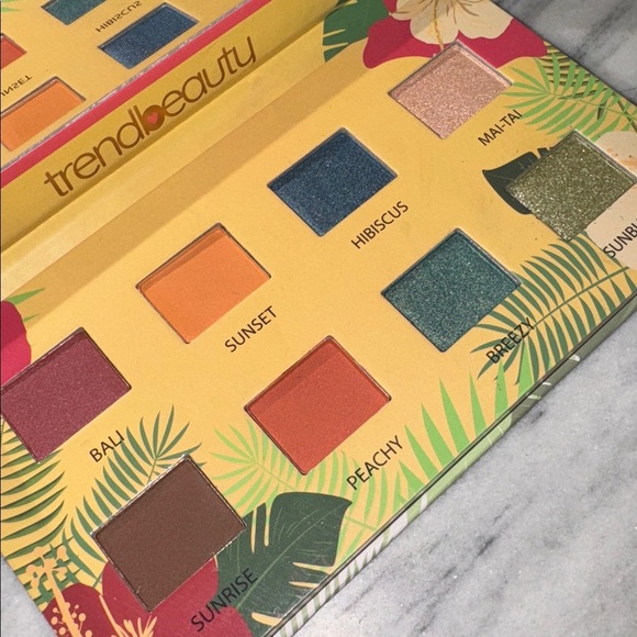 Trend Beauty pallet summer vibes eyeshadows NEW with mirror - Picture 1 of 3